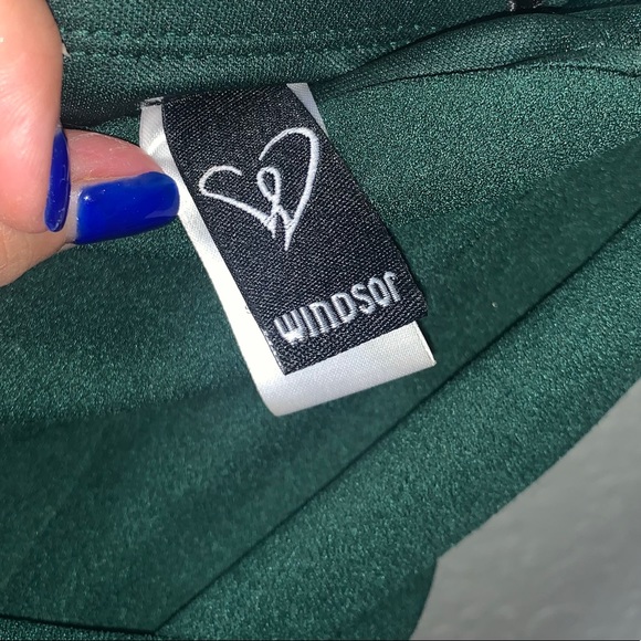 Windsor Emerald Green Gown - Picture 5 of 6